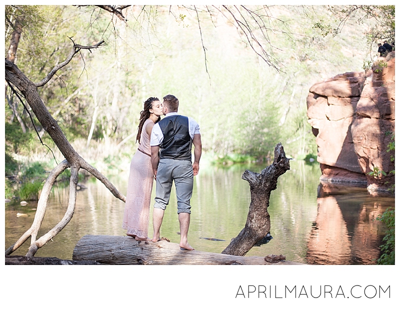 Sedona engagement on the creek bed | couple kissing i-b7b2WLP.jpg