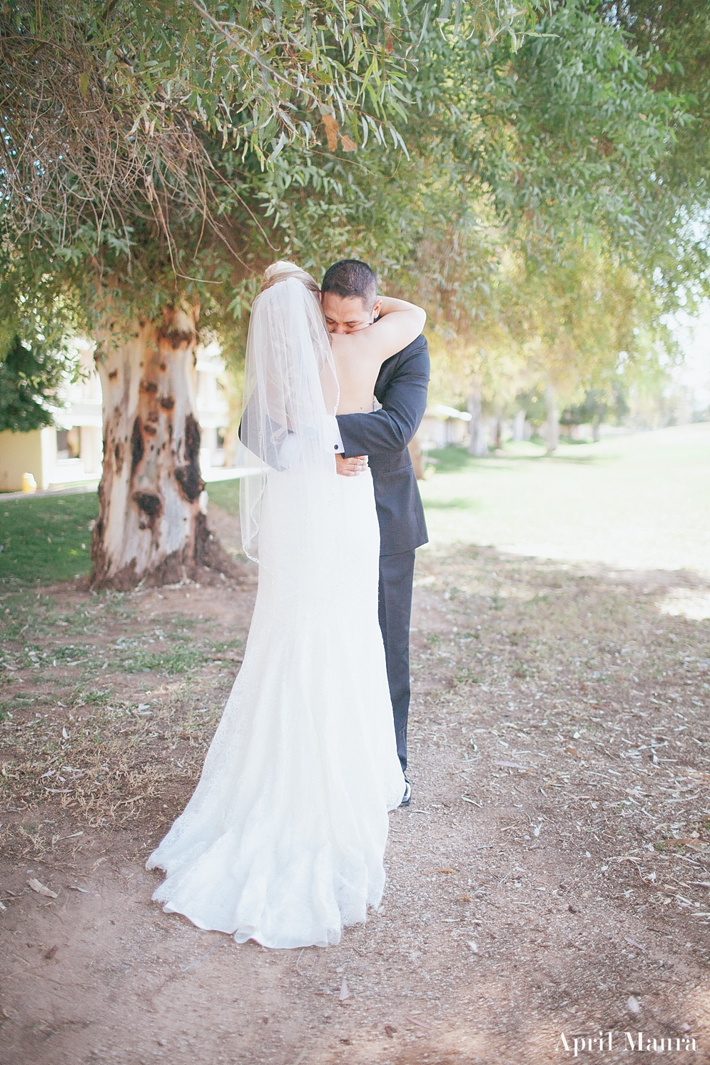 April_Maura_Photography_Scottsdale_Conference_Center_Wedding_Arizona_First_Look_0021.jpg