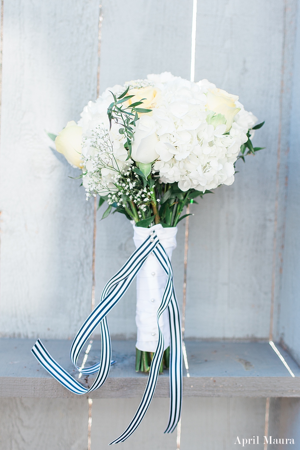 Arizona_Nautical_Wedding_The_Windmill_Winery_The_Lakehouse_April_Maura_Photography_Nautical_Bouquet_0018.jpg