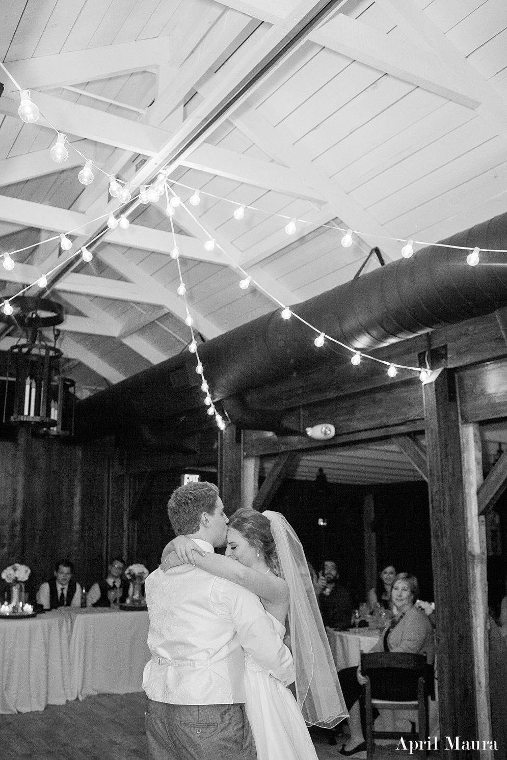 Arizona_Nautical_Wedding_The_Windmill_Winery_The_Lakehouse_April_Maura_Photography_0037.jpg