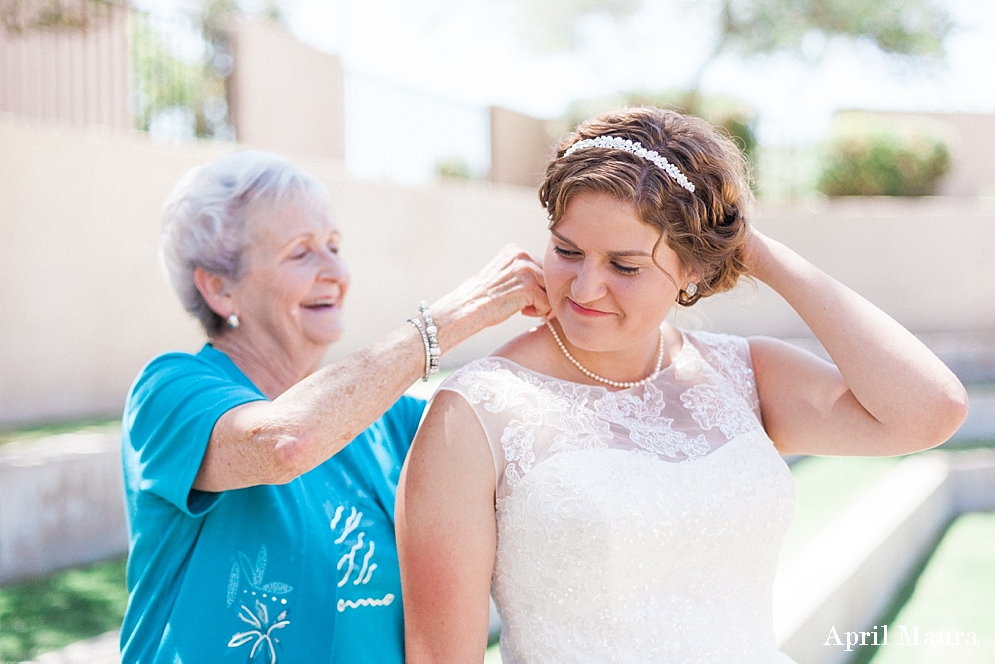 North_Phoenix_Baptist_Church_Wedding_April_Maura_Photography_Arizona_Phoenix_Wedding_Christian_Photographer_Pearls_0021.jpg