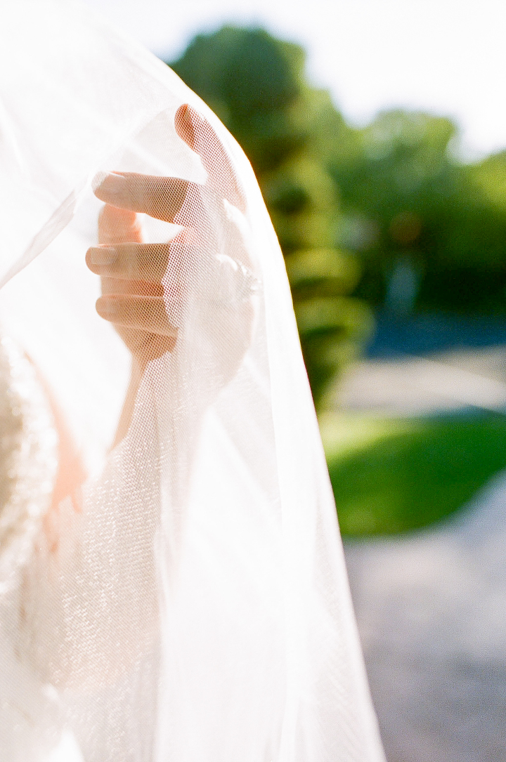 5 Tips on Choosing Your Wedding Veil | April Maura Photography | The Wright House Wedding | Arizona wedding veils | Fuji 400 film