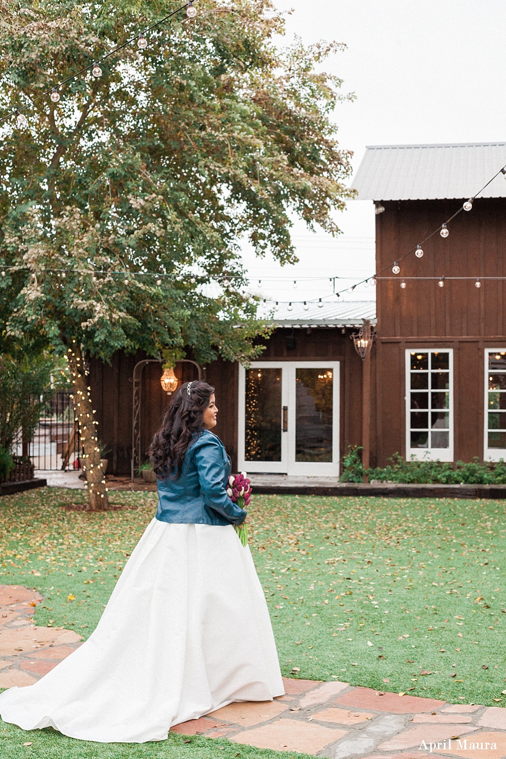 The Elegant Barn Gilbert Wedding Photos | Gilbert Wedding Photographer | April Maura Photography | www.aprilmaura.com_0253.jpg