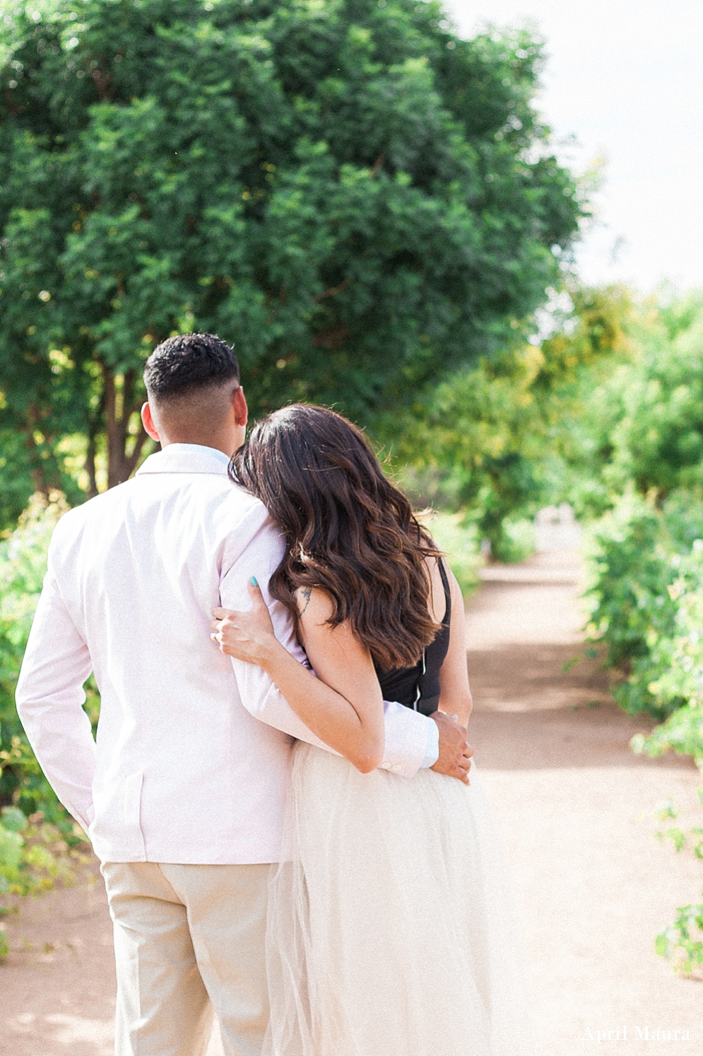 The-Farm-At-Agritopia-Engagement-Photos-Scottsdale-Wedding-Photos-April-Maura-Photography-www.aprilmaura.com_1073.jpg