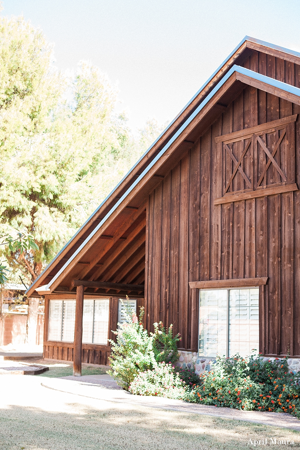 The Elegant Barn Wedding Photos | Scottsdale Wedding Photos | April Maura Photography | www.aprilmaura.com_1186.jpg