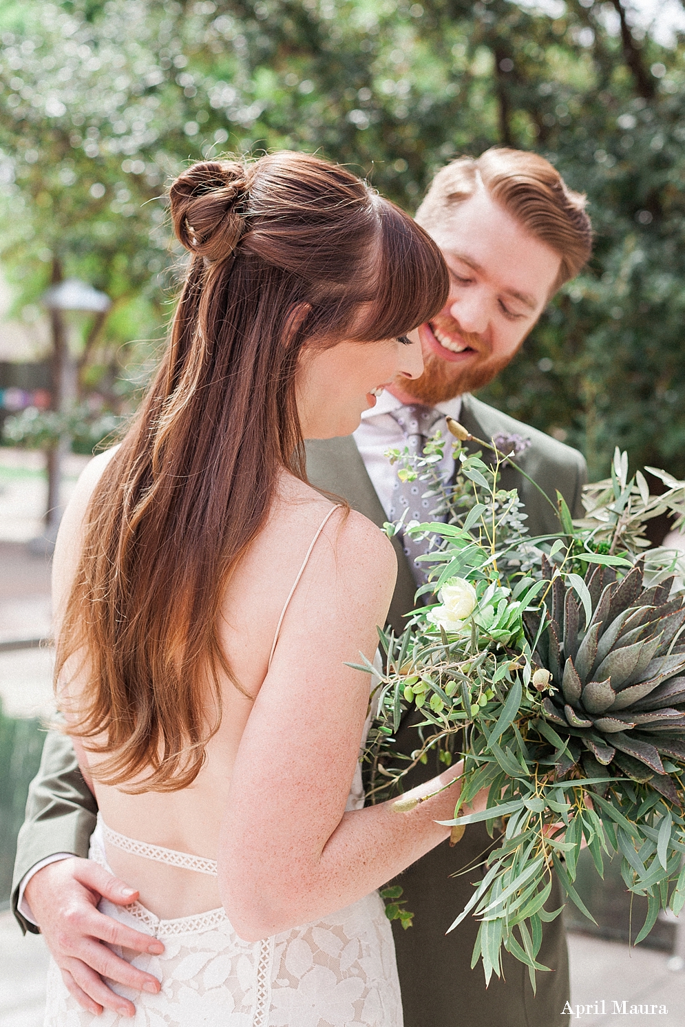 Modern and Minimalism Wedding Inspiration at Clayton at the Park | Clayton at the Park Scottsdale Wedding Photos | Scottsdale Wedding Photos | April Maura Photography | www.aprilmaura.com_2468.jpg