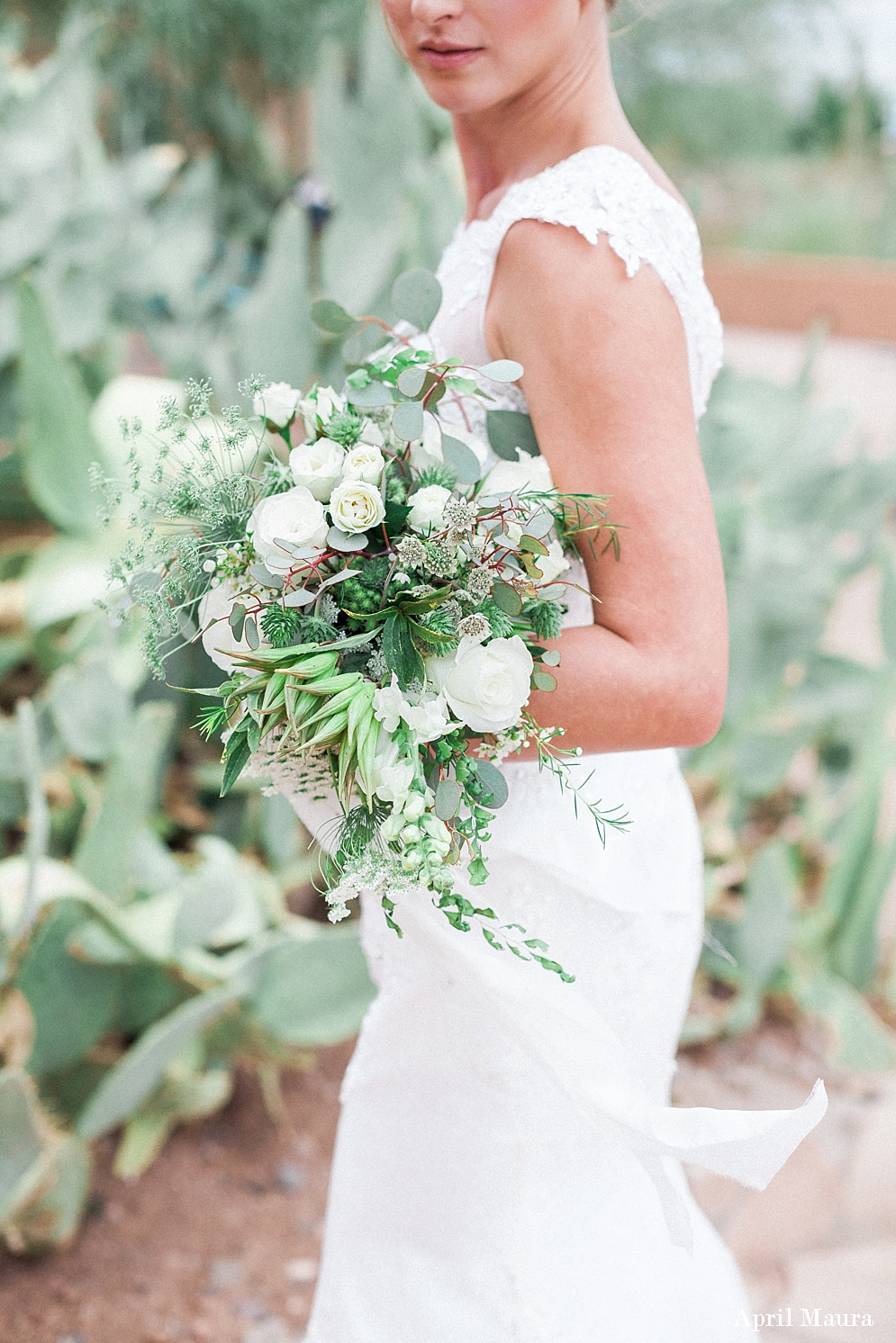 Classic and Historical Eisendrath House Wedding Inspiration | Eisendrath House Wedding Photos | Scottsdale Wedding Photos | April Maura Photography | www.aprilmaura.com_2768.jpg