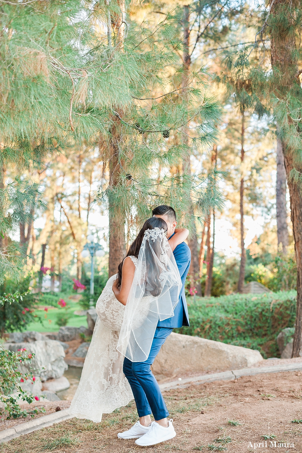 Chateau de Vie Wedding Photos | Scottsdale Wedding Photos | April Maura Photography | www.aprilmaura.com_3011.jpg