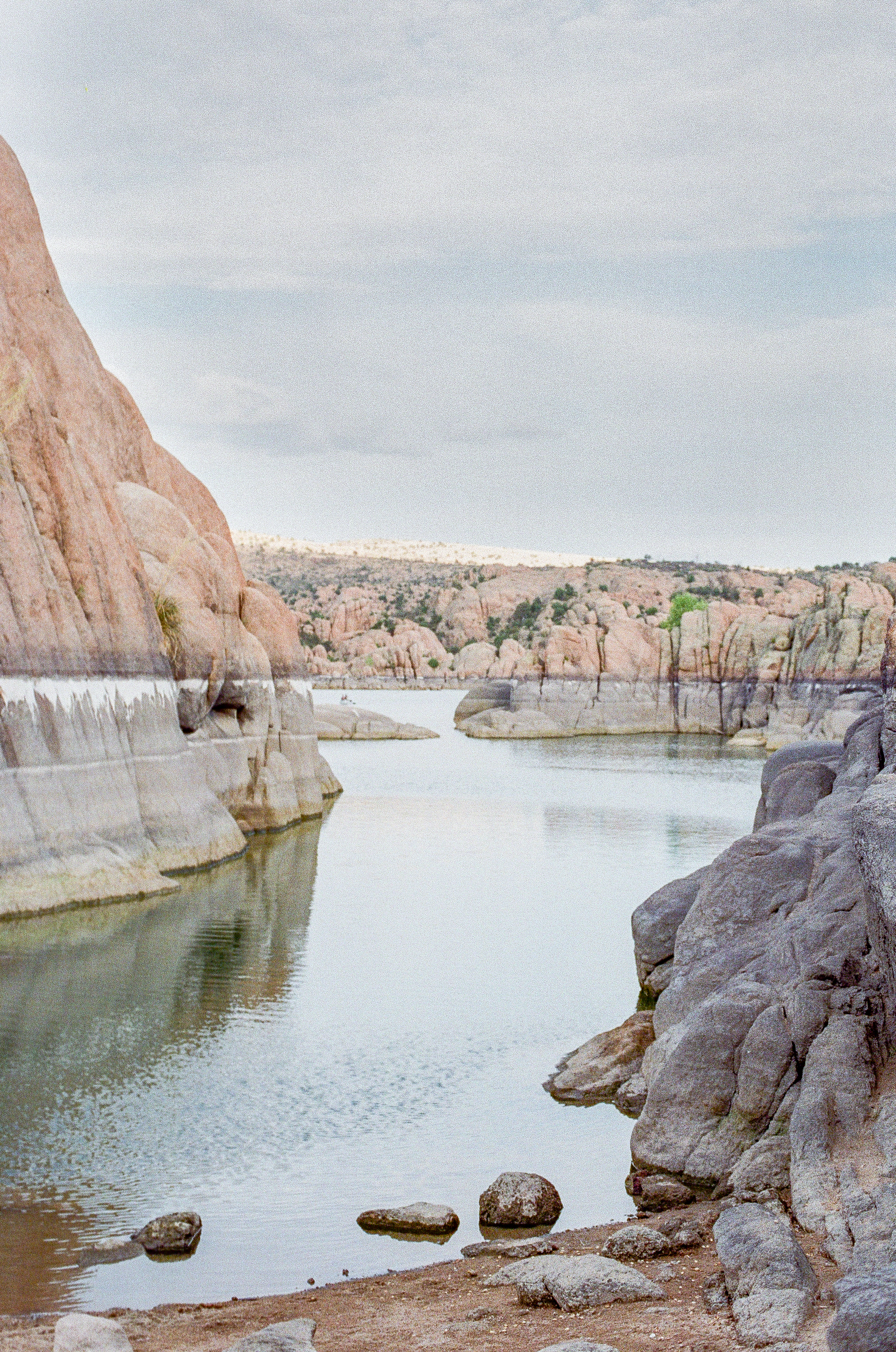 Watson Lake | Prescott Wedding Photographer | Fuji 400 | Arizona Lake-000054250028