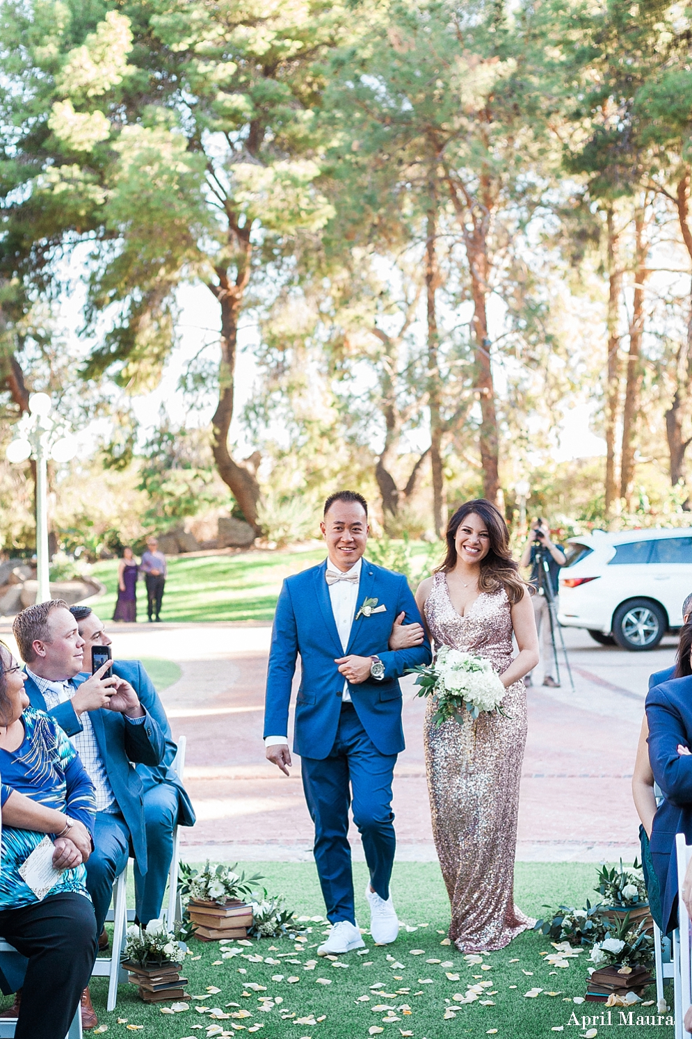 Gold and Blue wedding | Chandler wedding | Groomsman and bridesmaid | Chateau De Vie Wedding | Scottsdale Engagement Photographer | April Maura Photography | www.aprilmaura.com_3675.jpg