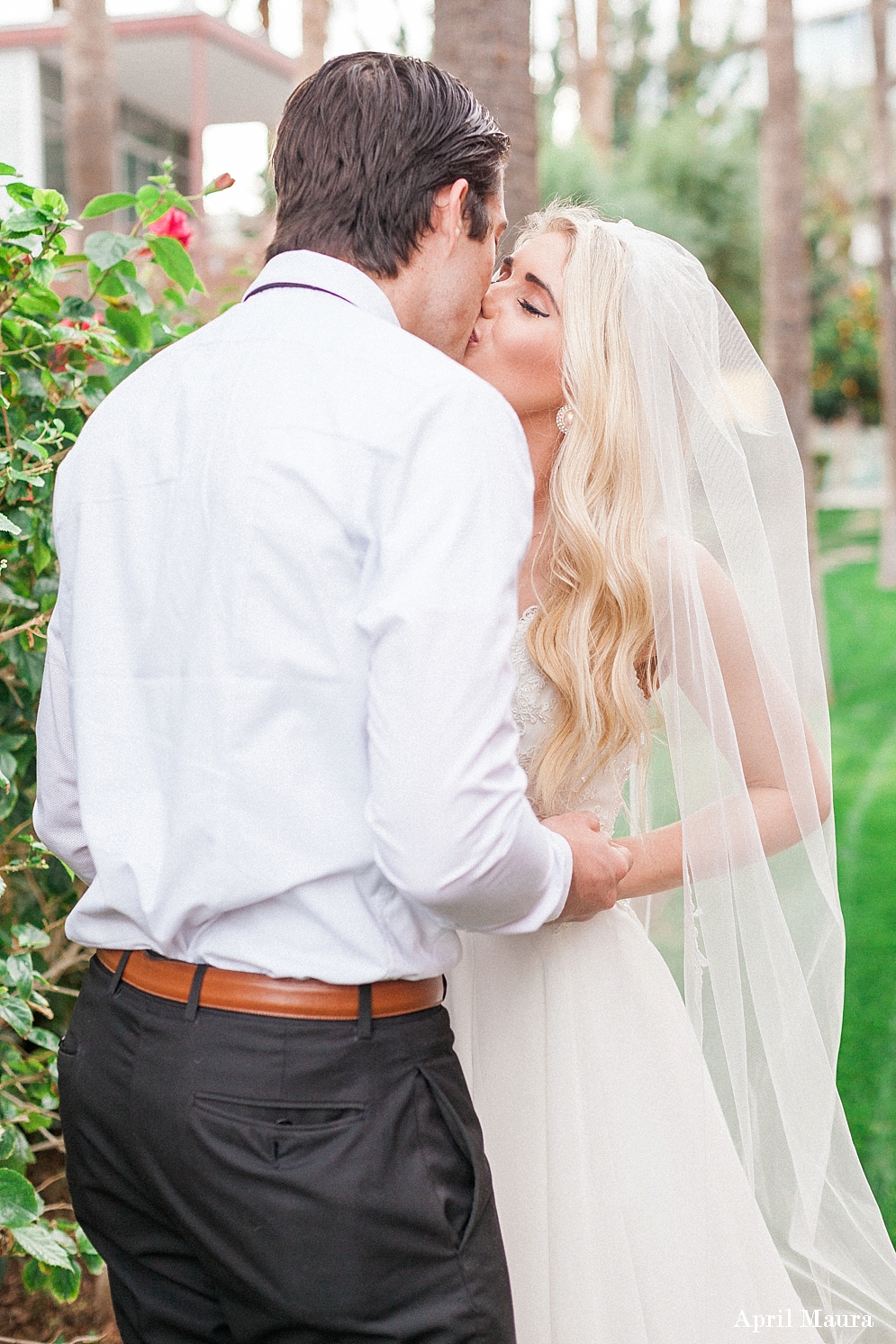 Hotel Valley Ho Wedding Photos | a princess wedding | bride and groom kissing | Scottsdale and Phoenix Wedding Photographer | April Maura Photography | www.aprilmaura.com_0050.jpg