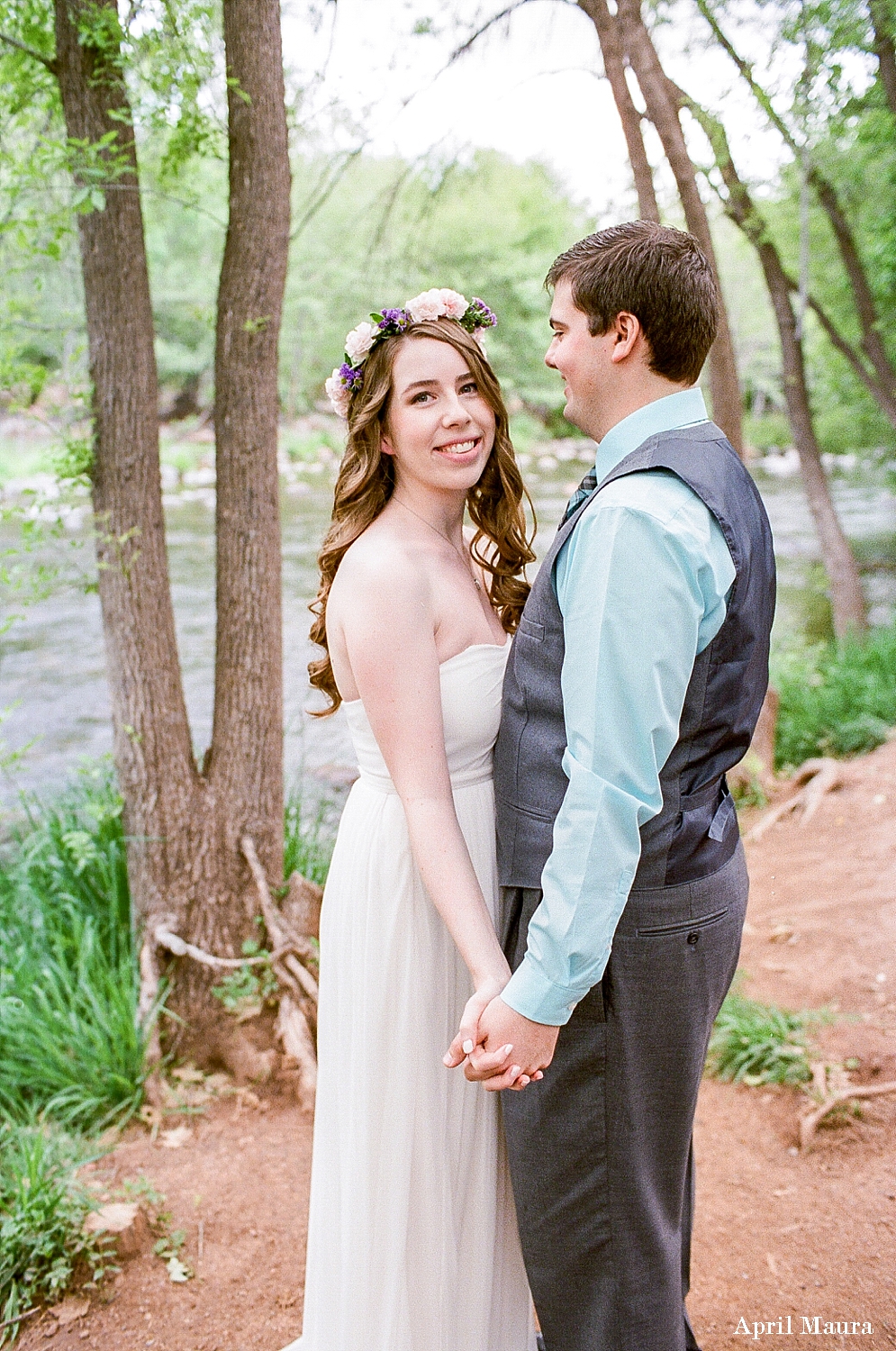 Phoenix Arizona Engagement Photos | Sedona engagement session | engagement attire for a woman | Scottsdale and Phoenix Wedding Photographer | April Maura Photography | www.aprilmaura.com_0033.jpg