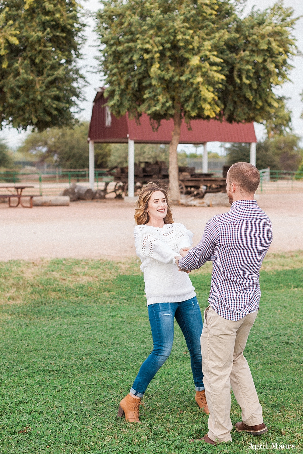 Seasonal St. Louis Engagement Shoot Locations | St. Louis Wedding Photographer | April Maura Photography | www.aprilmaura.com_0166.jpg